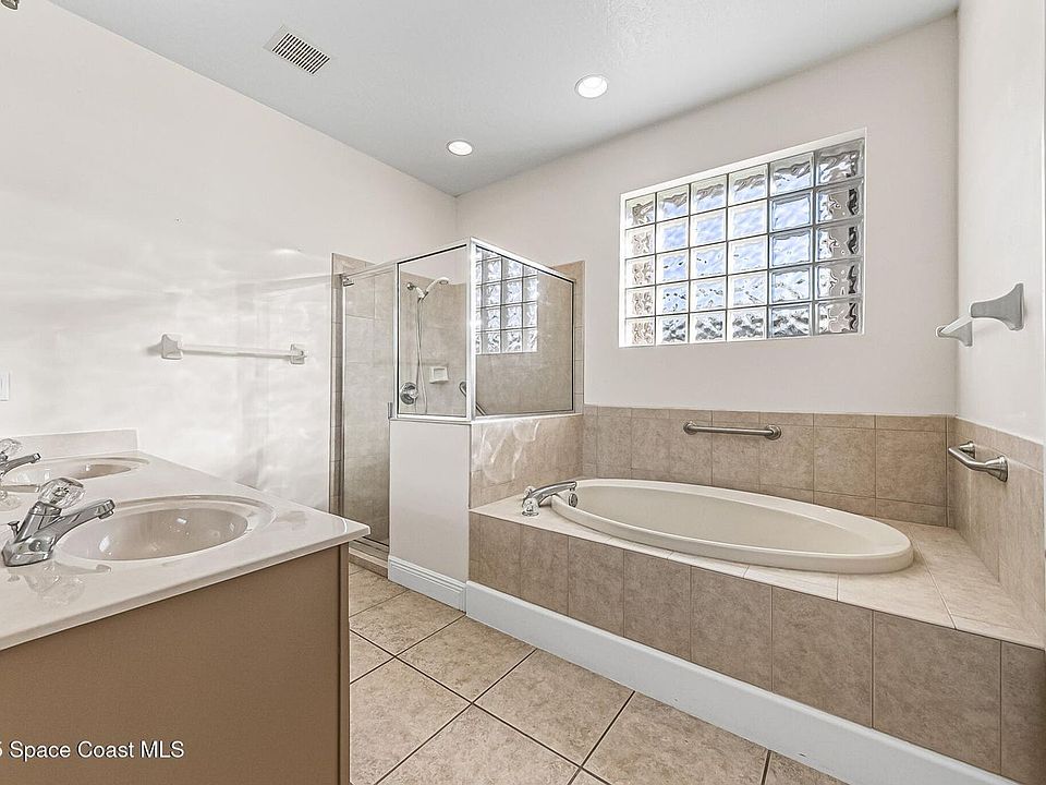 2nd image of 44 Sorrento Ct