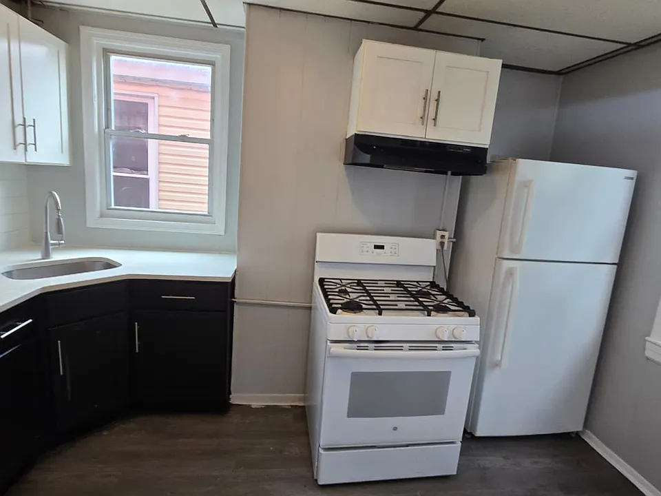 236 Danforth Ave #1AA