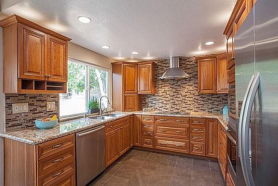 5th image of 3569 Slopeview Dr