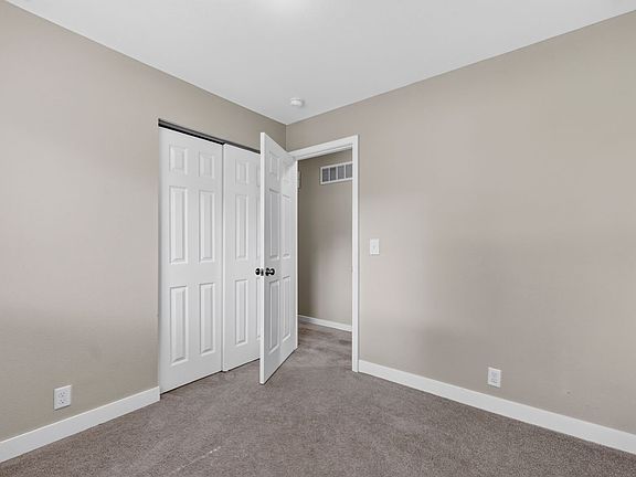3rd image of 3689 Whispering Woods Dr