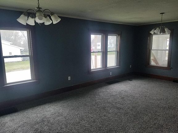 2nd image of 701 2nd Ave NE