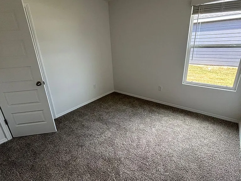 350 Moonlight Graham Blvd — Photo 10