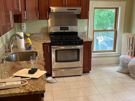 Kitchen (2nd floor)