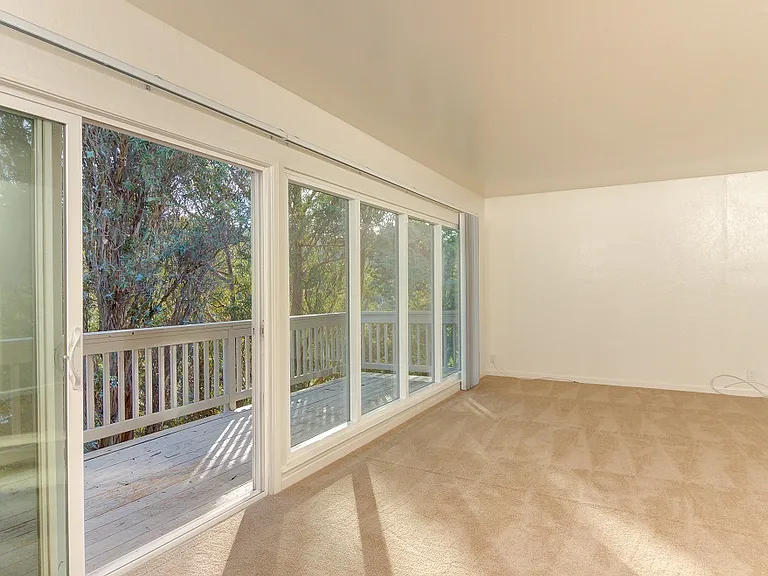 Bayo Vista Apartments — Photo 5