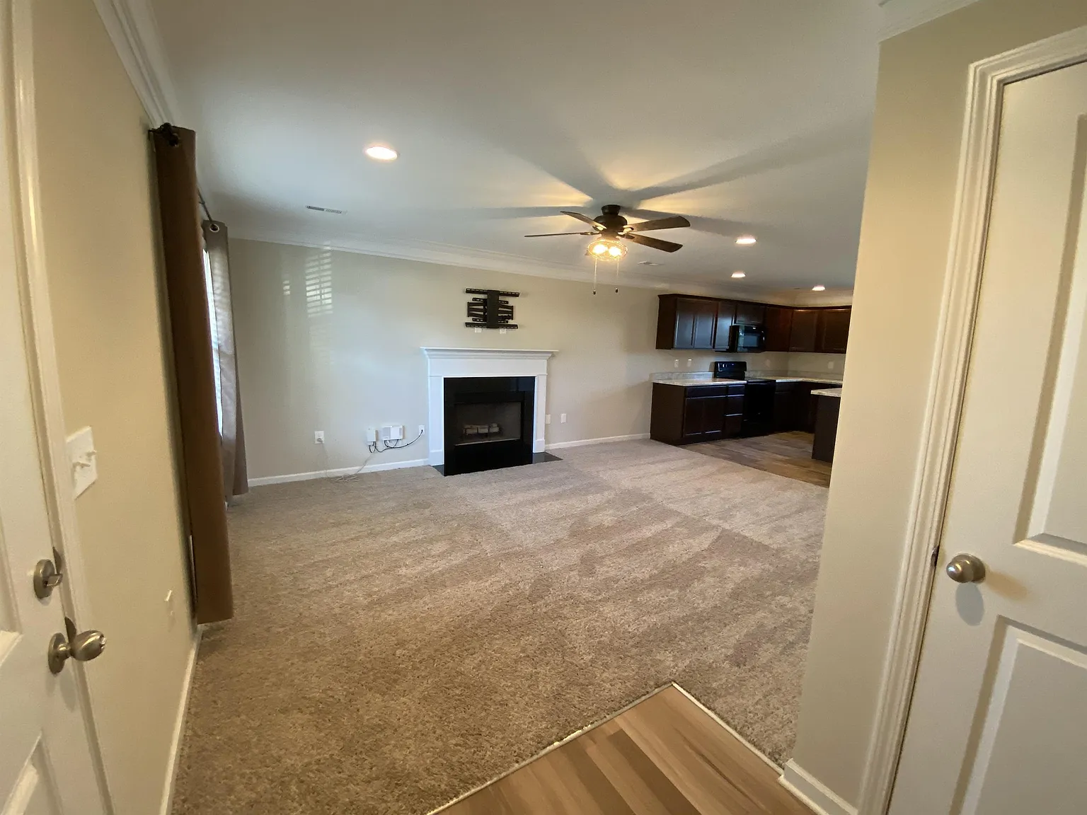 Cloud View Dr - 1116 * (HOA) Occupied S — Photo 3