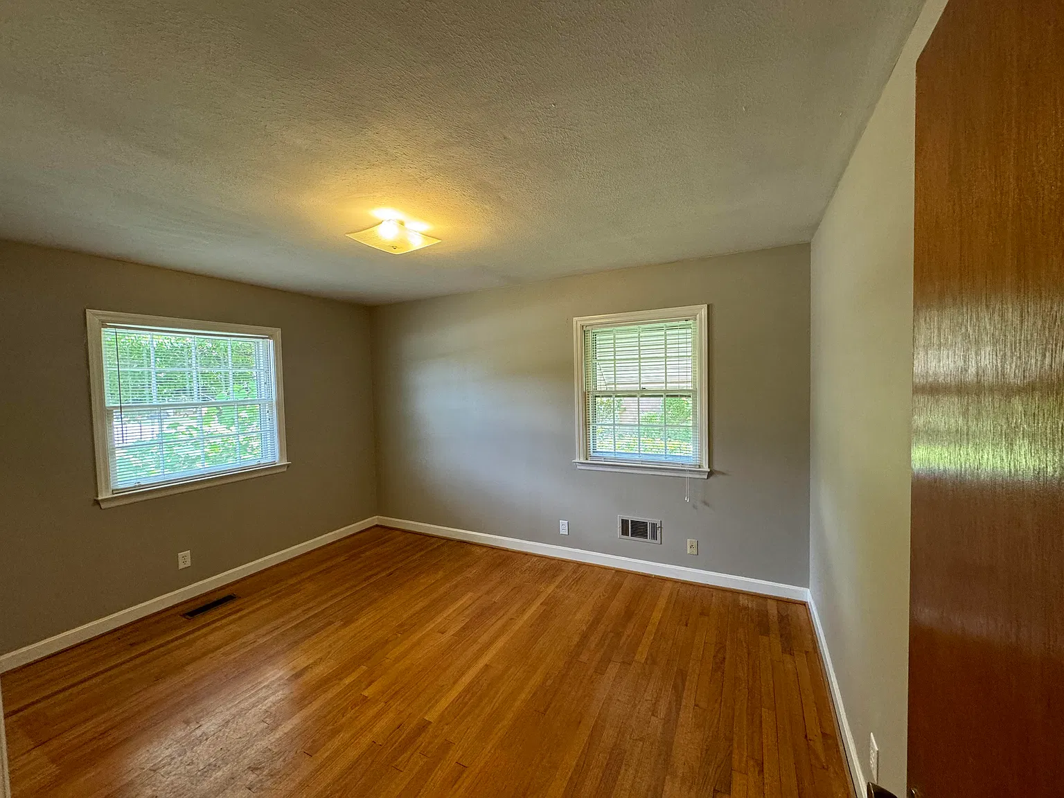 3 bed, 1346 sqft, $1,600 — Photo 4