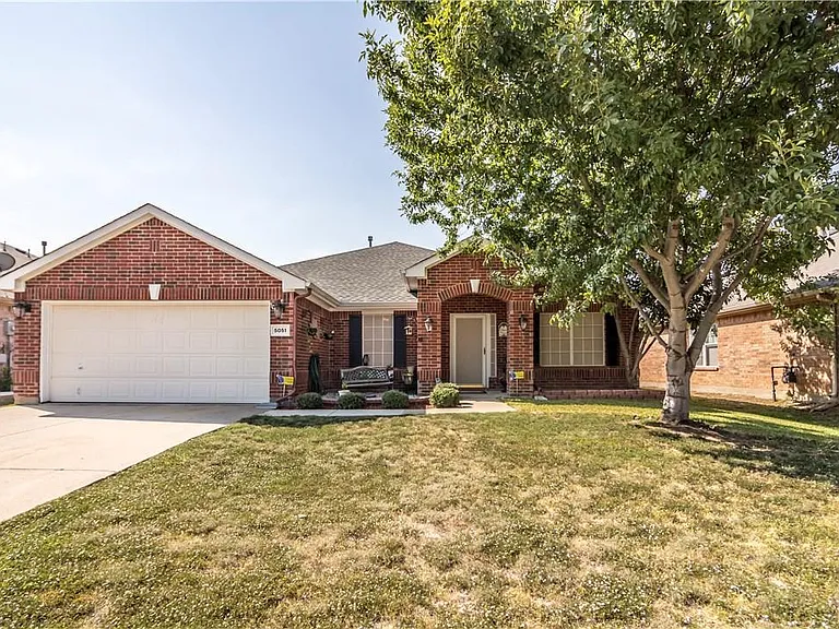 5051 Stagecoach Way — Photo 1