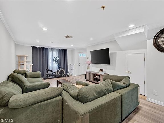 4th image of 361 Salem St APT 2