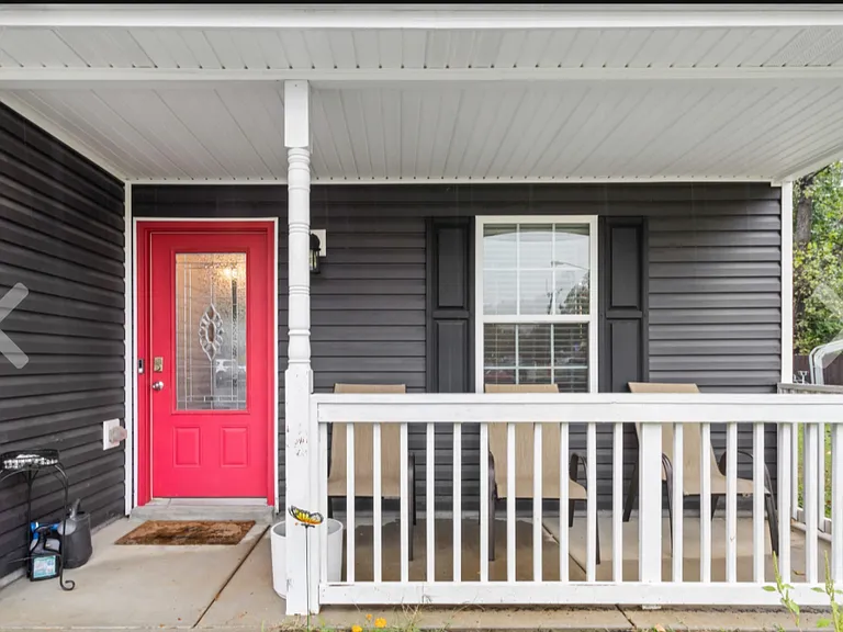 745 Inver Ln — Photo 2