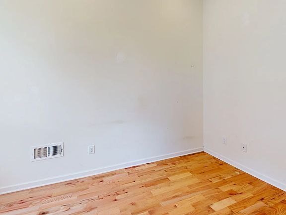4th image of 640 N 32nd St #1F