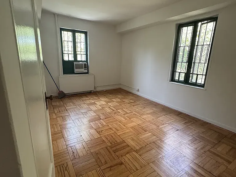 1563 Metropolitan Ave #6H — Photo 1