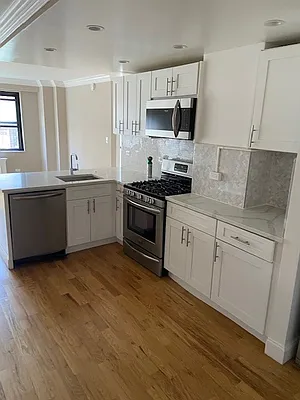 Rented by UES Management | media 2