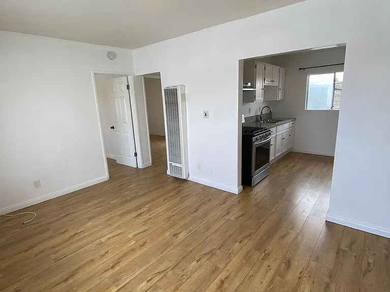 5614 S Western Ave — Photo 5