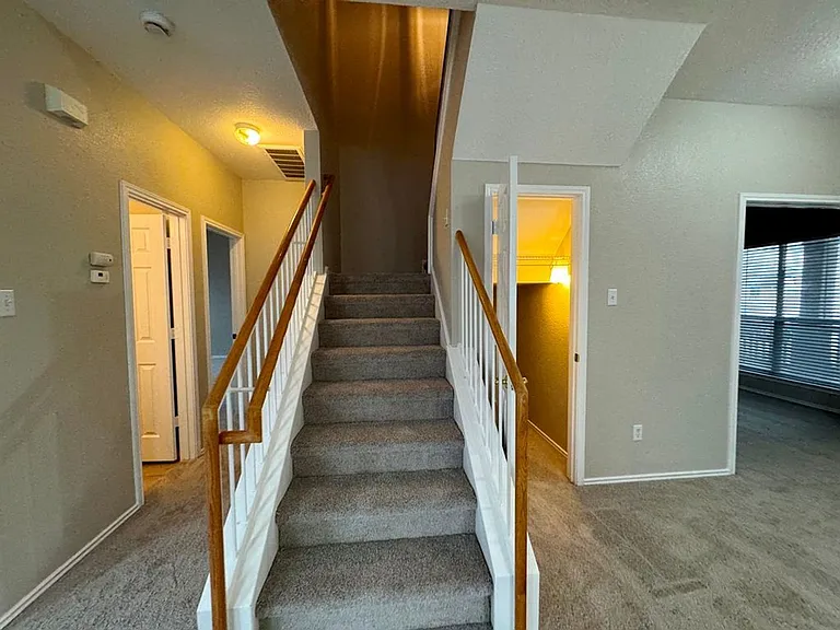 544 Hogan — Photo 21