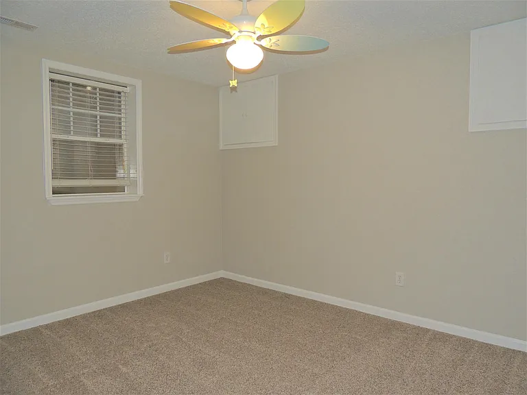 4 Weston Ln — Photo 11