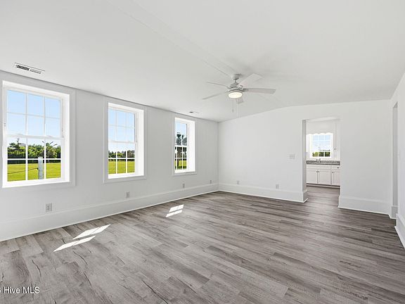4th image of 279 Goose Pond Road
