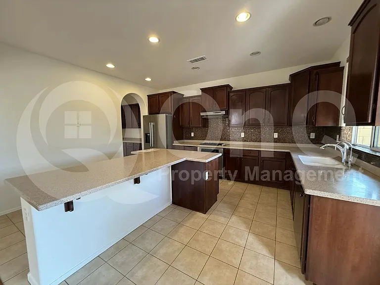1104 E Gail Dr — Photo 10