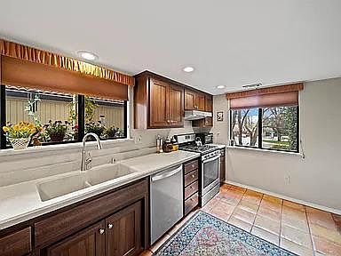 4th image of 874 Tanglewood Dr