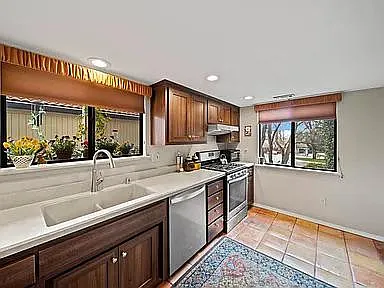 874 Tanglewood Dr — Photo 4