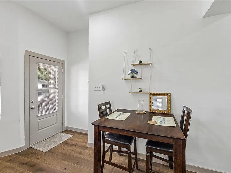 1224 Welch St #2 — Photo 4
