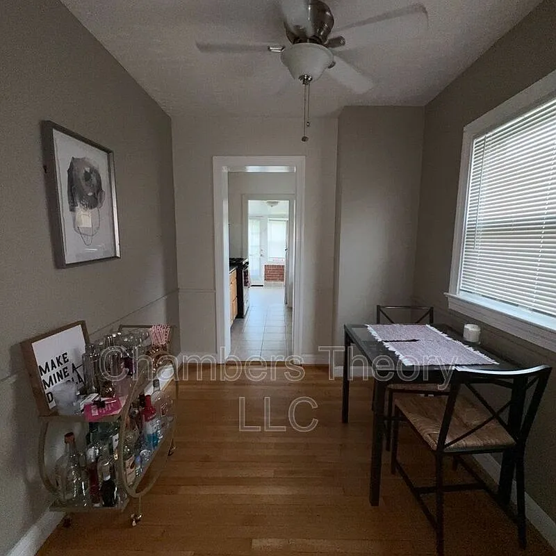 4 bed, 2.0 bath, 1576 sqft, $4,500 — Photo 3