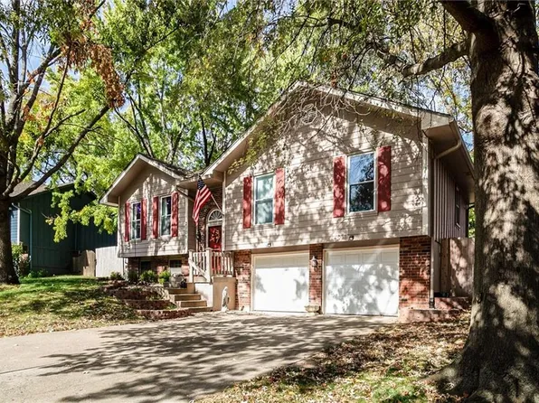 2108 SE 2nd Ter, Lees Summit, MO 64063