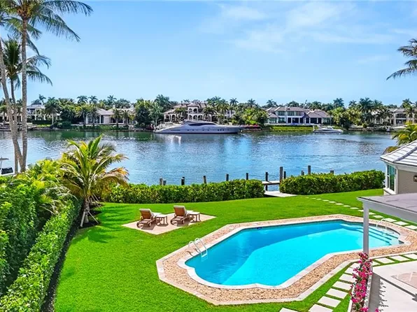 440 Kings Town Dr, Naples, FL 34102