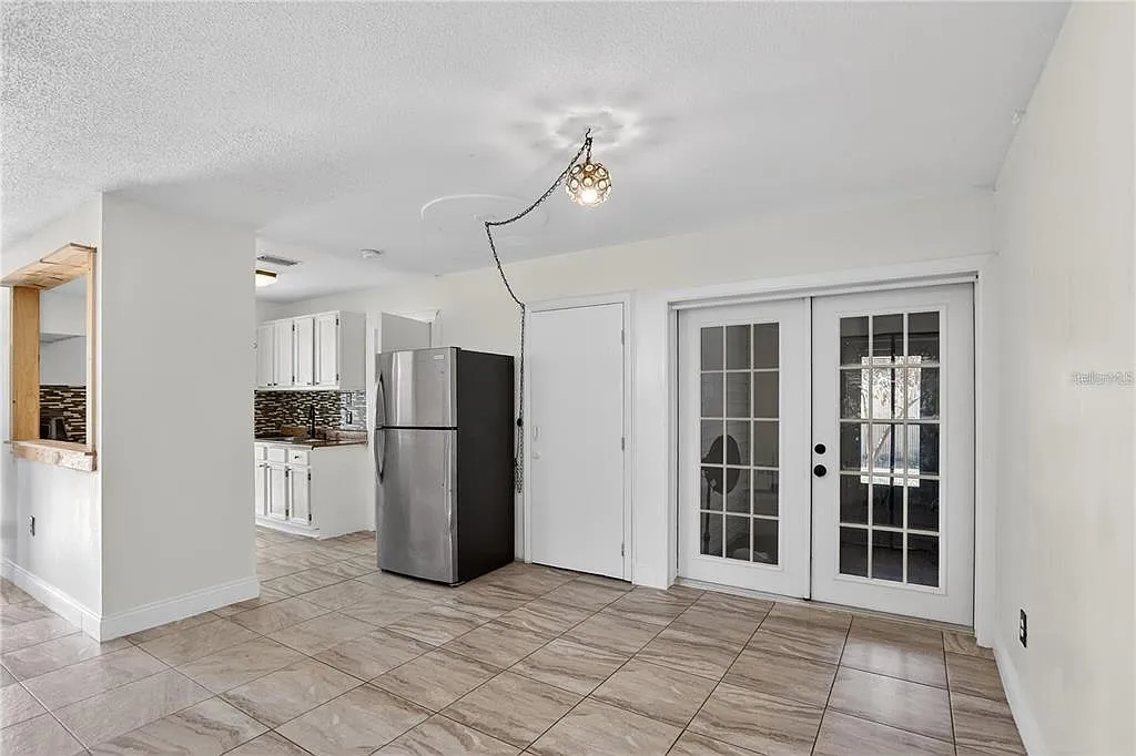 Building Photo - 8071 Rhea Cir #B