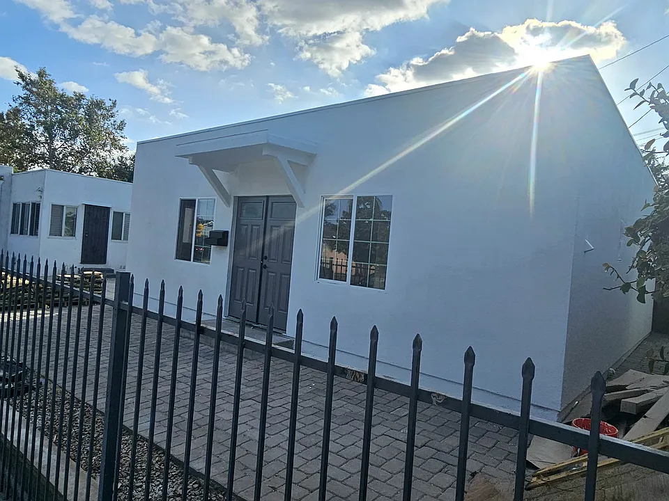 6459 San Luis St