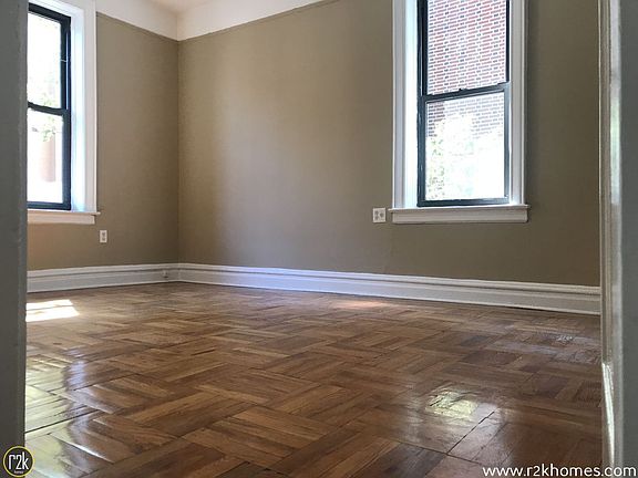 2nd image of 2828 29th St APT A4