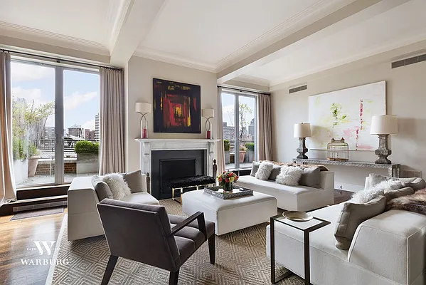 Sold by Warburg | media 1