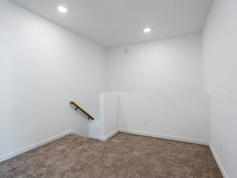 920 2nd Ave S #211 — Photo 4