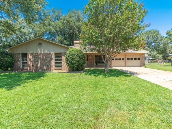 1907 Alvis Ln, Mount Pleasant, TX 75455