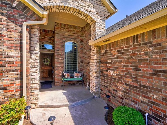 5th image of 712 Lindsey Ln