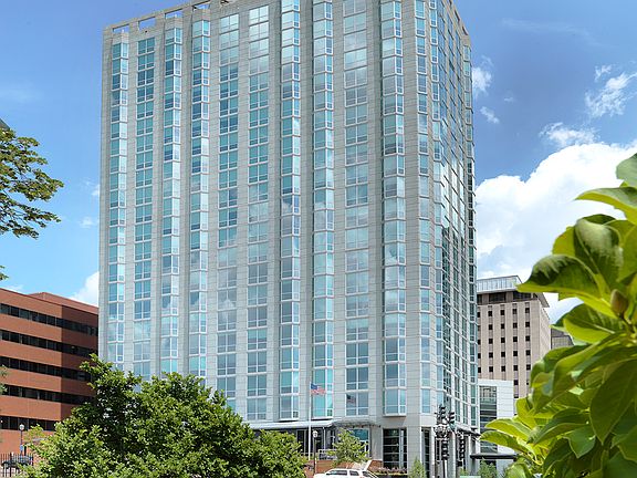 3rd image of 8025 Bonhomme Ave #65567