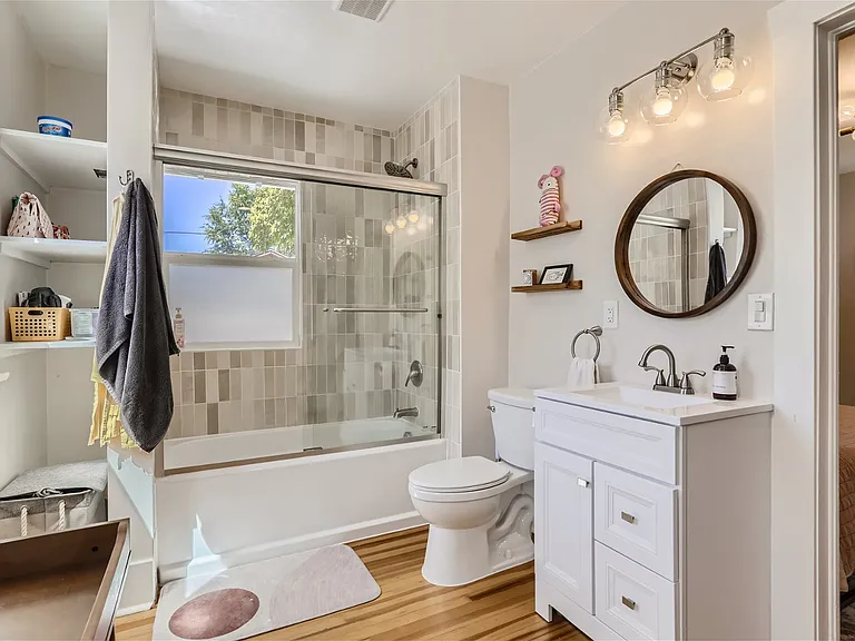 Ensuite bathroom