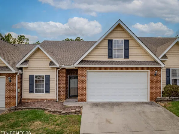7032 Pemmbrooke Shire Ln, Knoxville, TN 37909