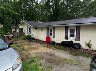 24856 Johnson Dr, Oakland, IL 61943
