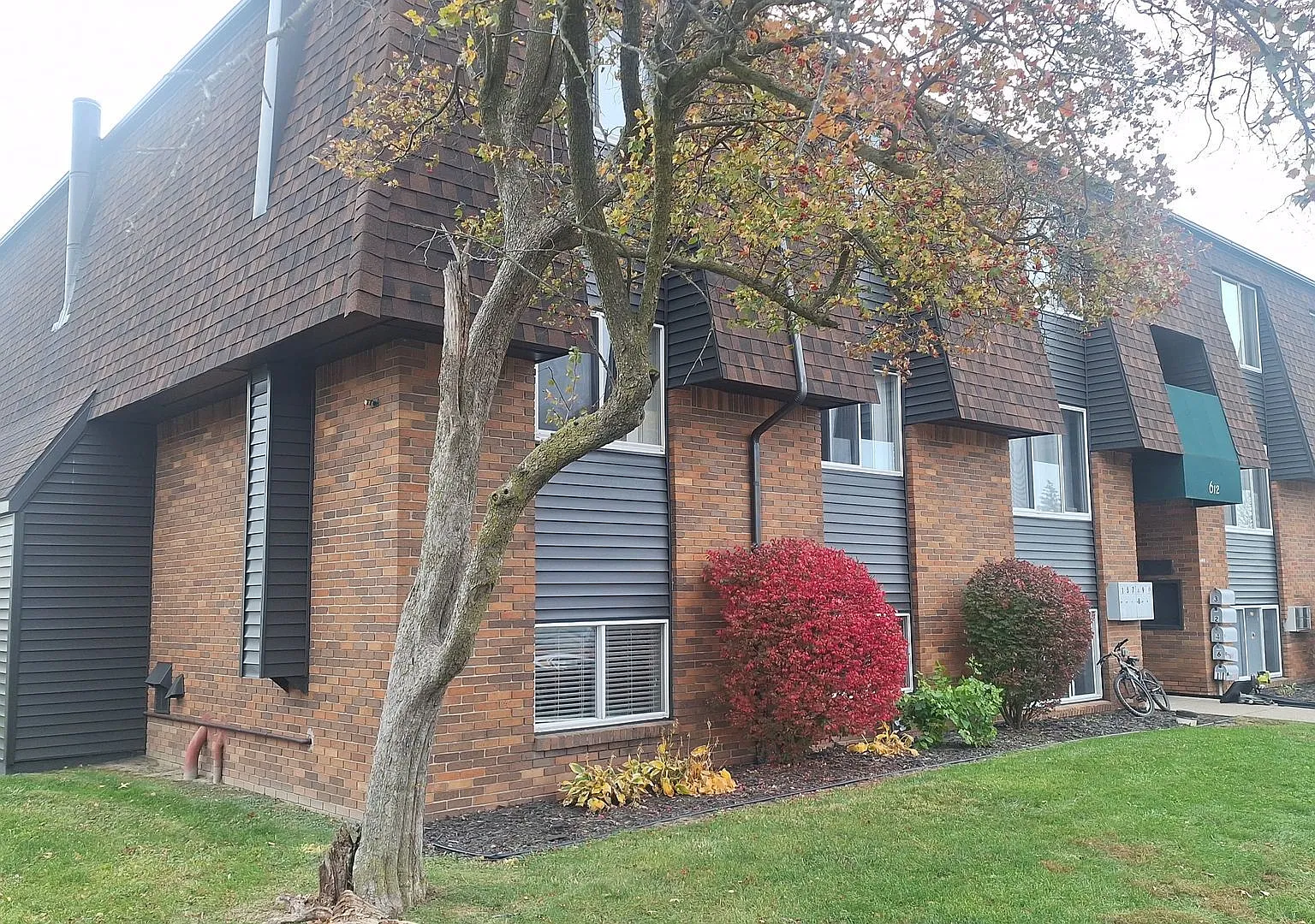 ONE11 APPLETON PARK — Photo 1