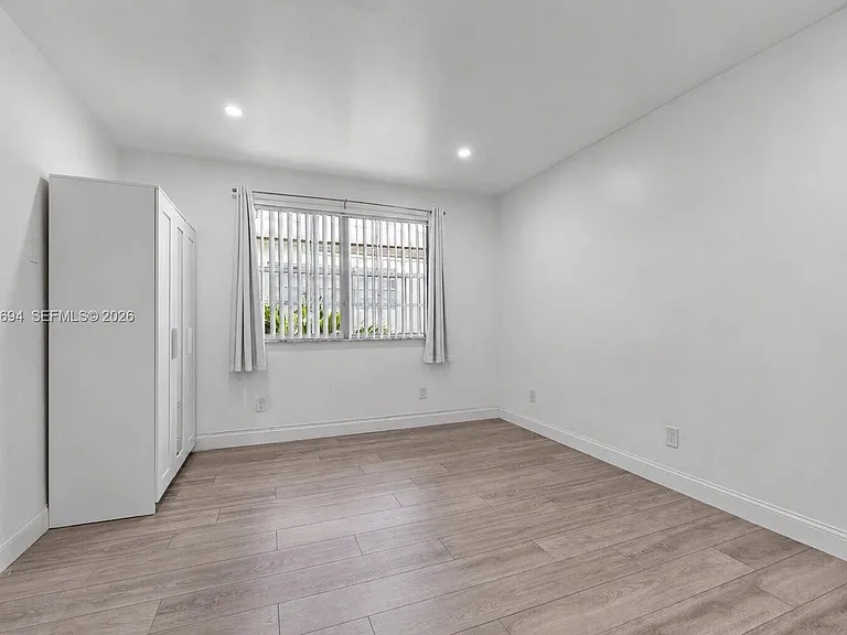 8550 Byron Ave #2G — Photo 17