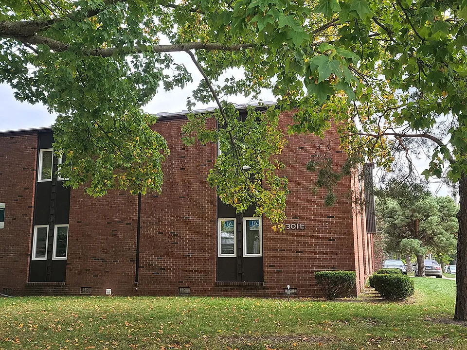 301 E White St #2