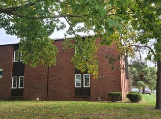 301 E White St APT 6, Champaign, IL 61820