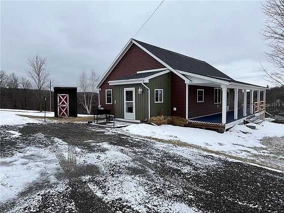 3rd image of 323 Cooper Hill Rd