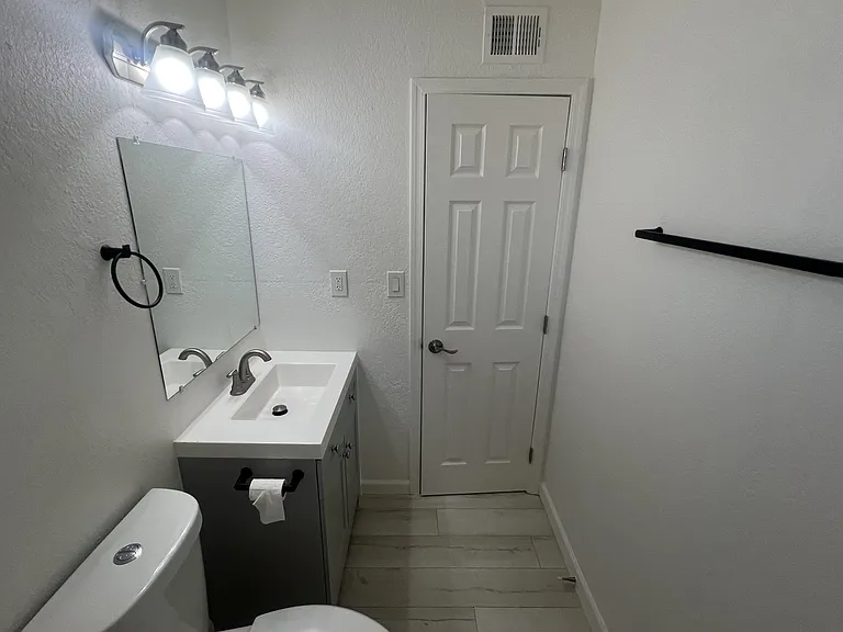1325 N 48th St #2 — Photo 9