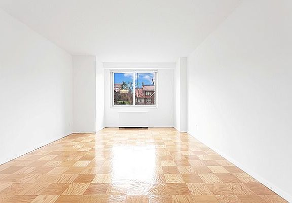 5th image of 2600 Netherland Ave APT 316