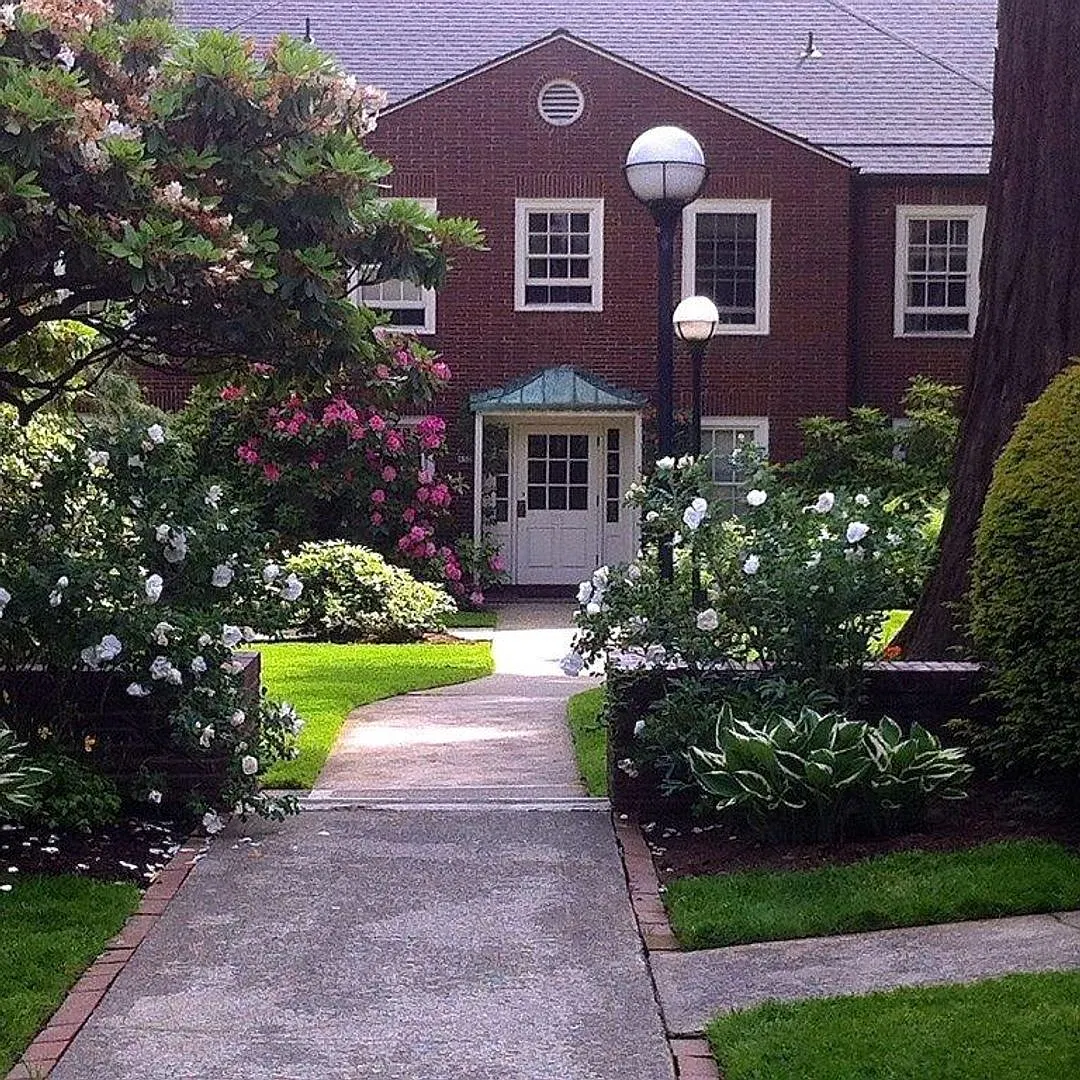 Vista Avenue — Photo 3