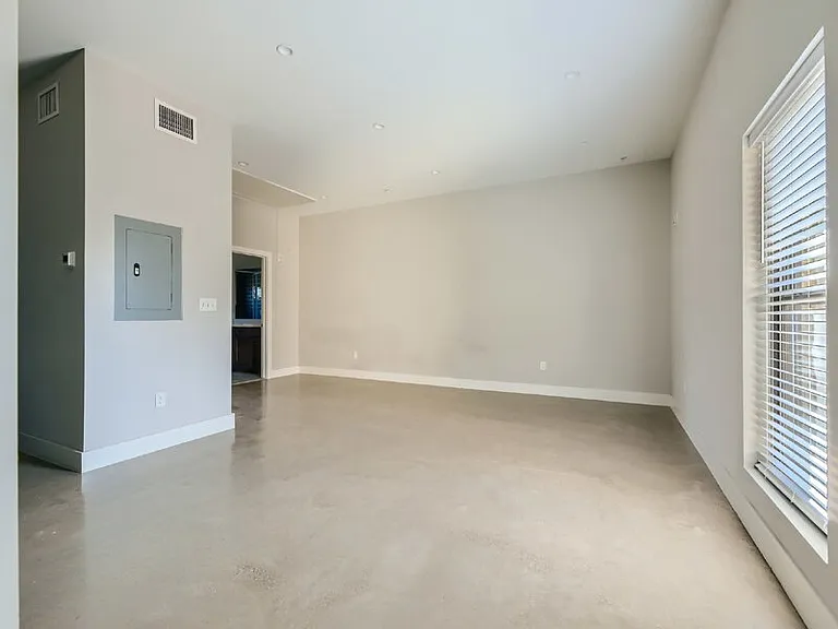 3523 Gonzales St #200 — Photo 3