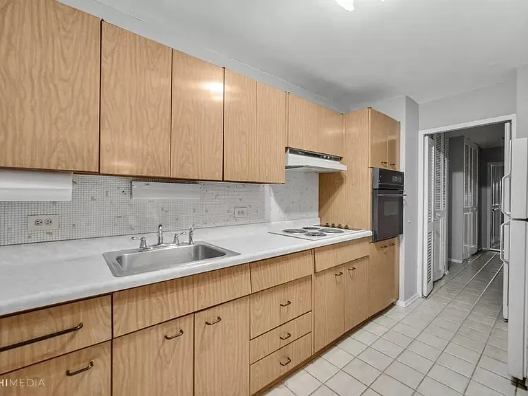 4250 N Marine Dr #1413 — Photo 12