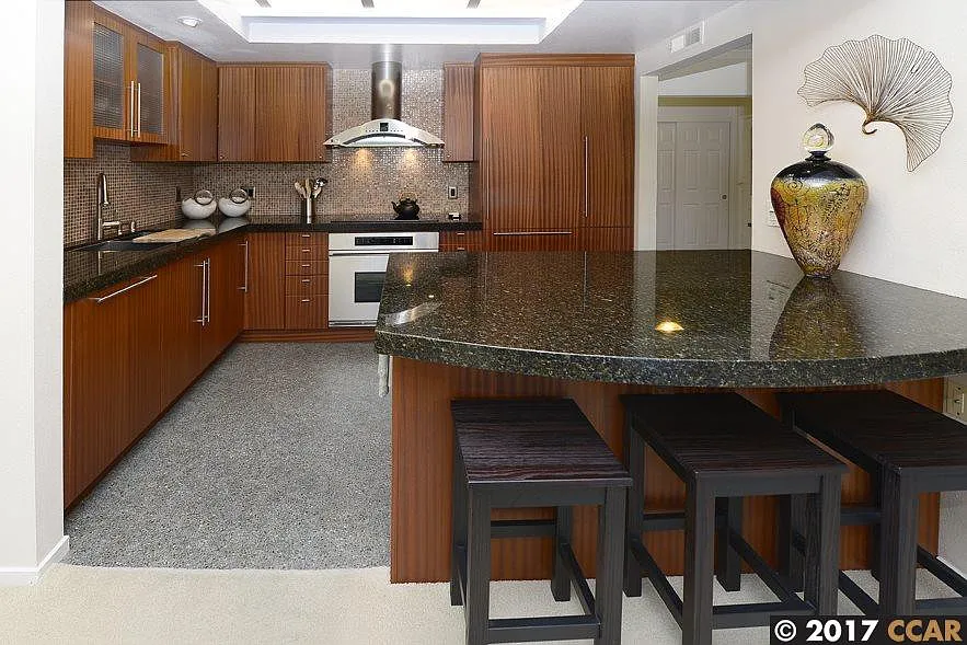 1732 Oakmont Dr APT 3 photo 1