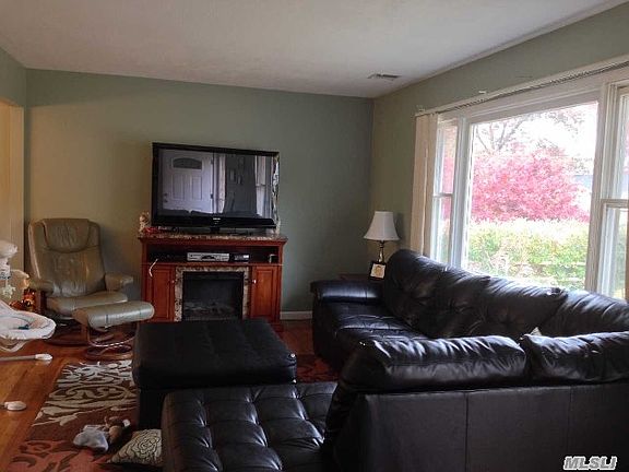 2nd image of 158 Lenox St